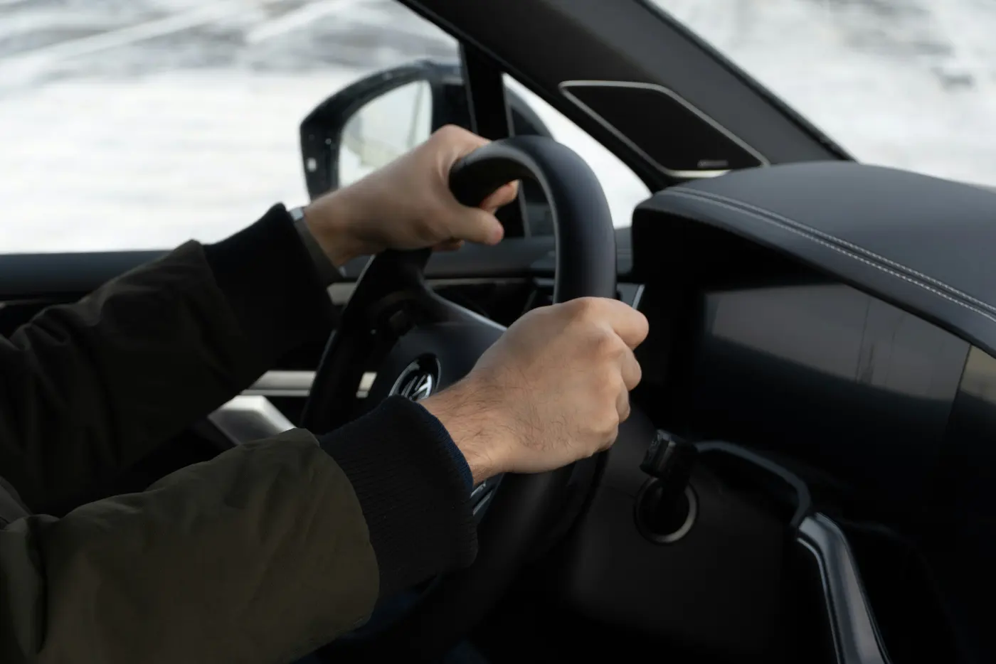 Jízda po zadržení řidičského průkazu a řízení v zákazu